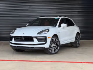 2026 Porsche Macan -'s photo