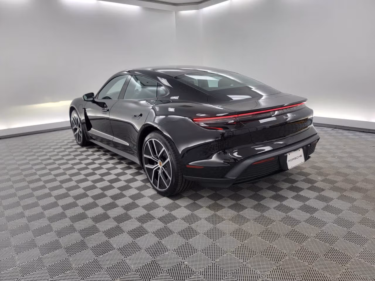 2025 Porsche Taycan Base - Photo 20