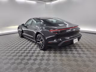 2025 Porsche Taycan Base - Photo 17