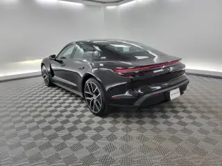 2025 Porsche Taycan Base - Photo 21