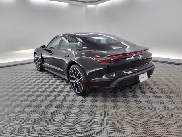 2025 Porsche Taycan Base - Photo 18