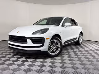 2022 Porsche Macan -'s photo