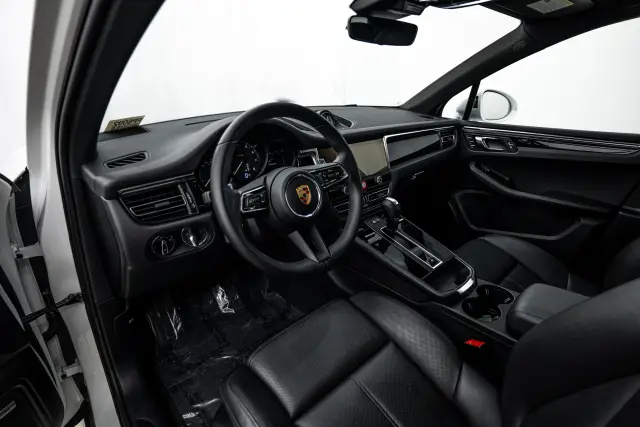 2025 Porsche Macan Base - Photo 30