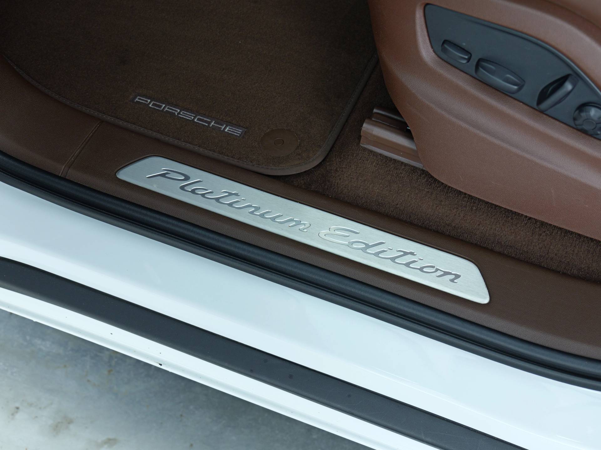 Cayenne E-Hybrid Coupé, photo 42 of 42