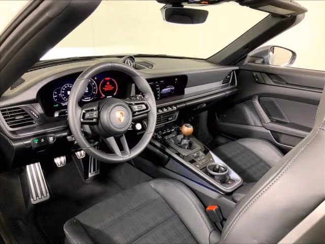 2026 Porsche 911 T - Photo 26