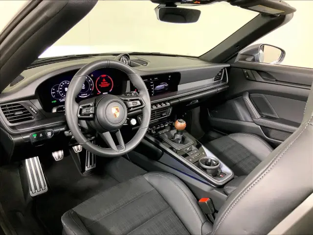2026 Porsche 911 T - Photo 30