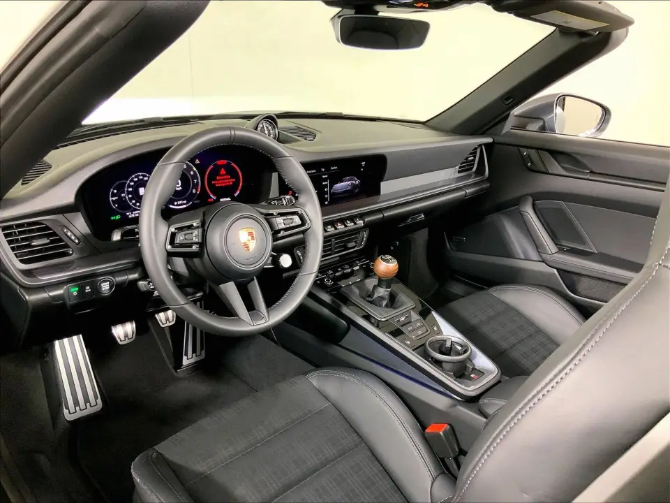 2026 Porsche 911 T - Photo 31