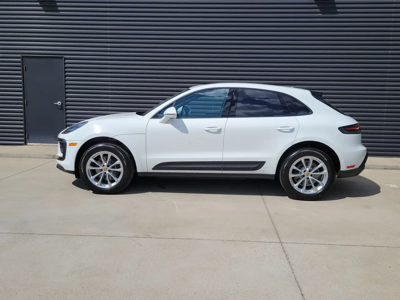 2026 Porsche Macan Base - Photo 16