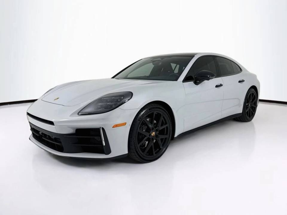 2026 Porsche Panamera 4