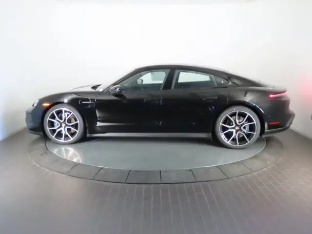 2026 Porsche Taycan Base - Photo 14