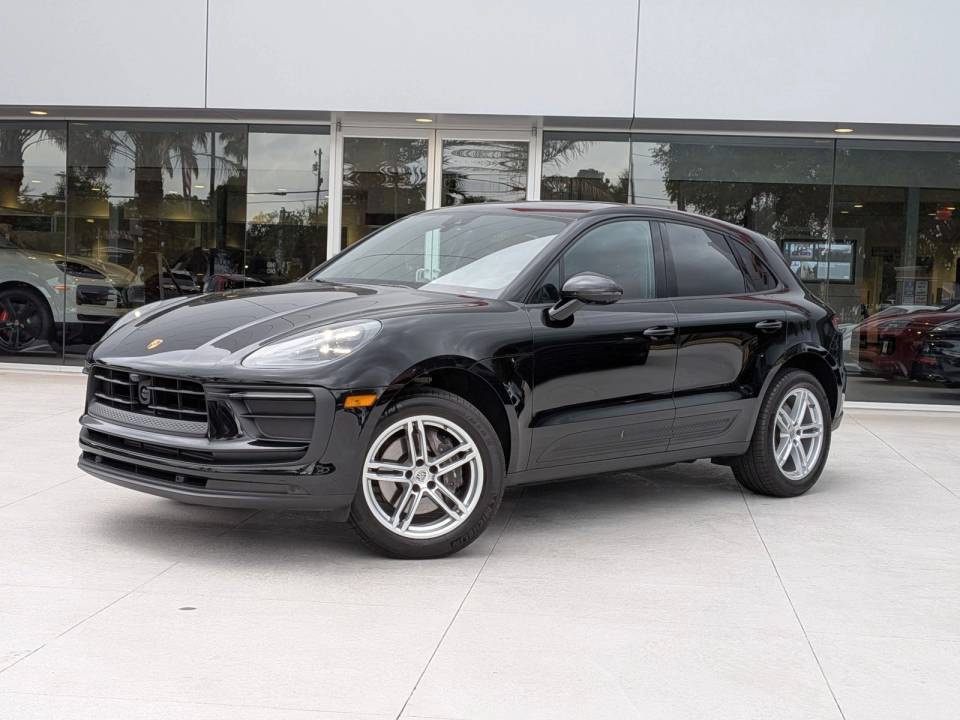 2025 Porsche Macan