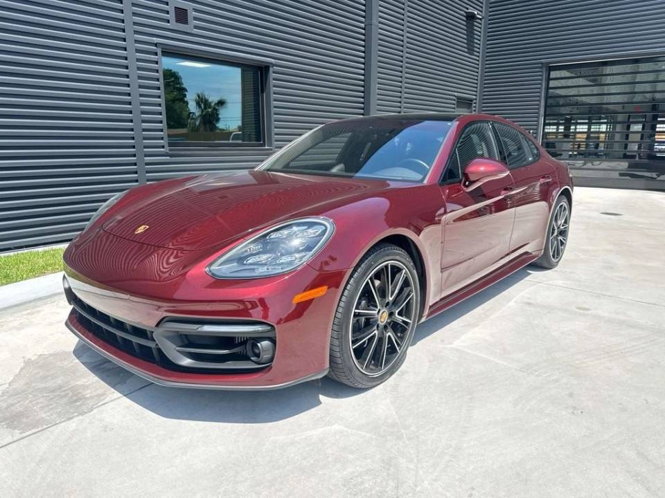 2023 Porsche Panamera Platinum Edition