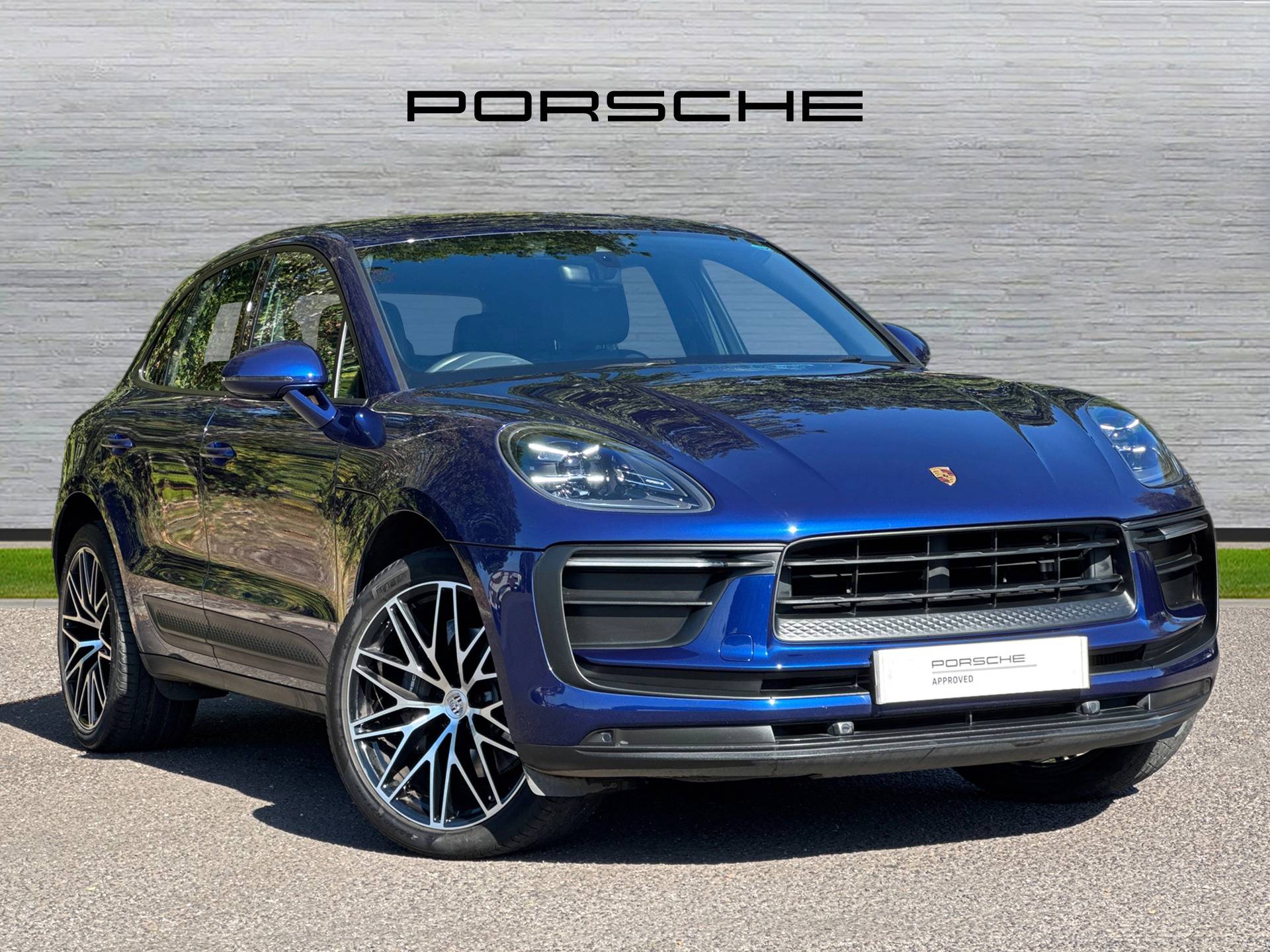 Macan, photo 1 of 36