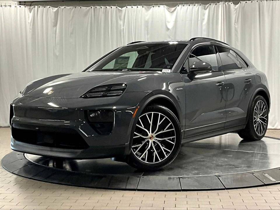 2026 Porsche Macan Base