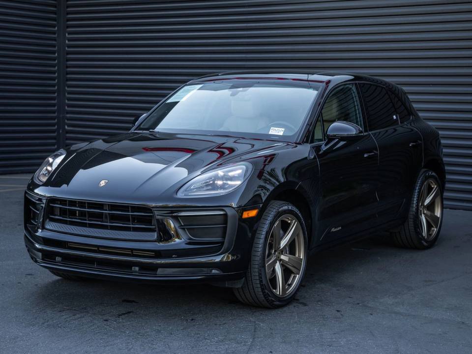 2022 Porsche Macan Base