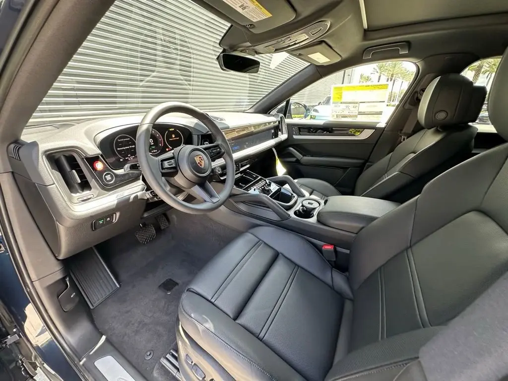 2025 Porsche Cayenne Coup E-Hybrid - Photo 32