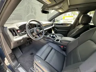 2025 Porsche Cayenne Coup E-Hybrid - Photo 29