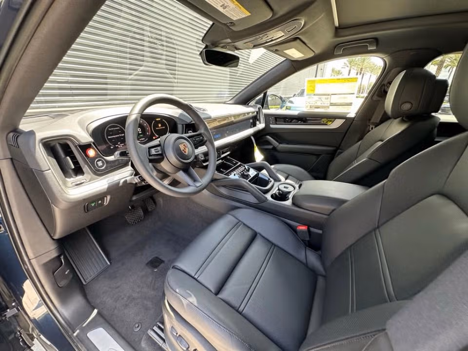 2025 Porsche Cayenne Coup E-Hybrid - Photo 27