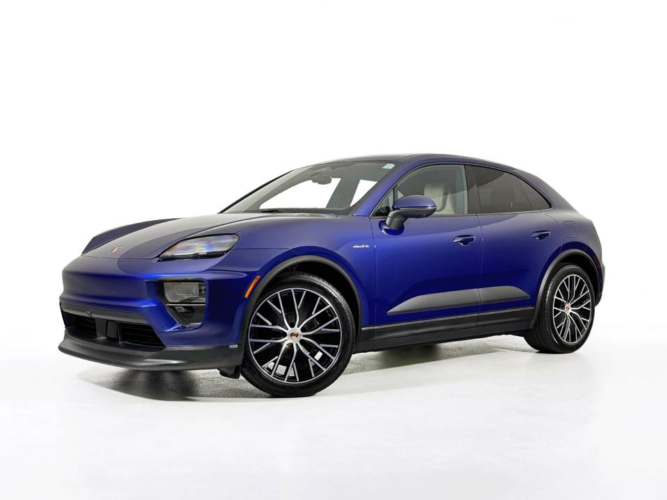 2025 Porsche Macan Base