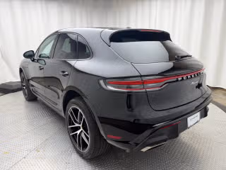 2026 Porsche Macan Base - Photo 17