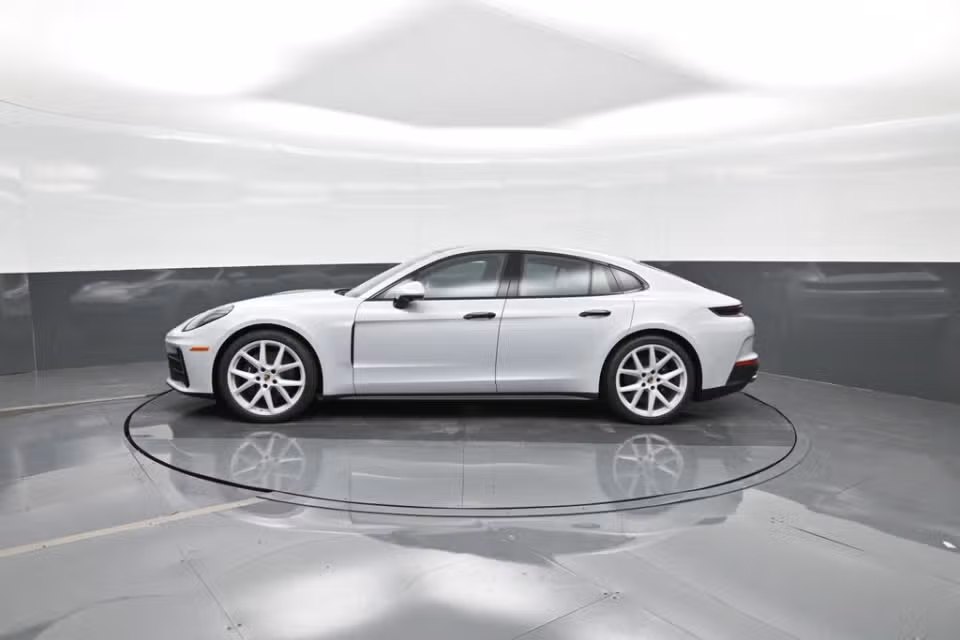 2025 Porsche Panamera Base - Photo 11