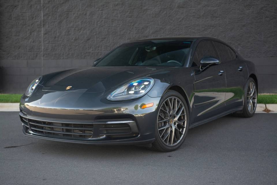 2017 Porsche Panamera Base