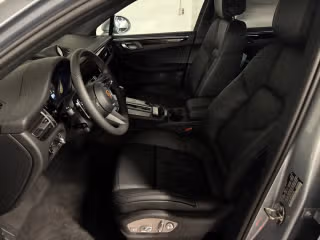 2026 Porsche Macan T - Photo 33