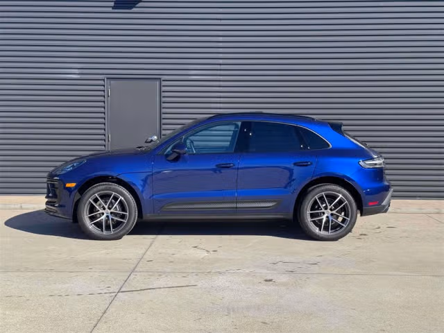 2026 Porsche Macan - Photo 10