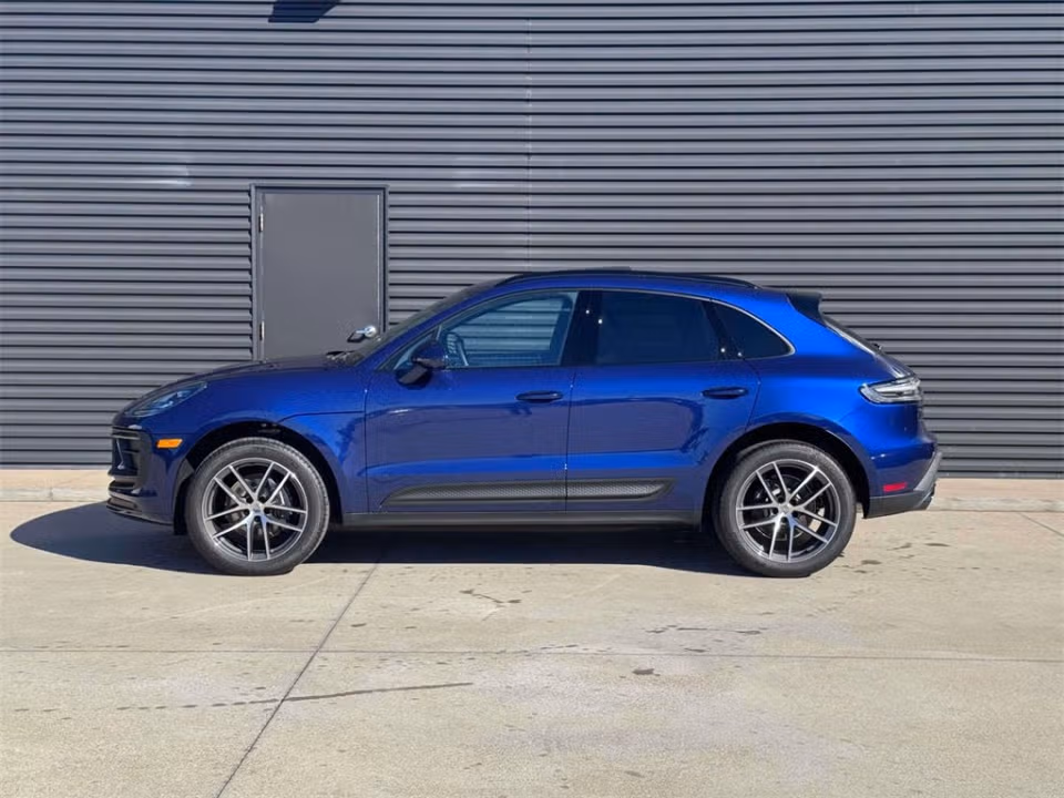 2026 Porsche Macan - Photo 11