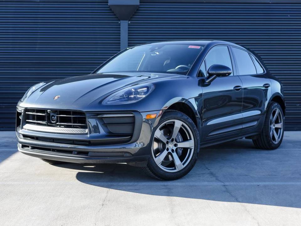 2025 Porsche Macan Base