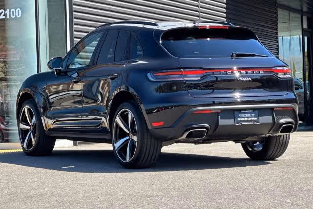 2026 Porsche Macan T - Photo 18
