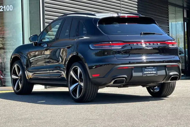 2026 Porsche Macan T - Photo 22