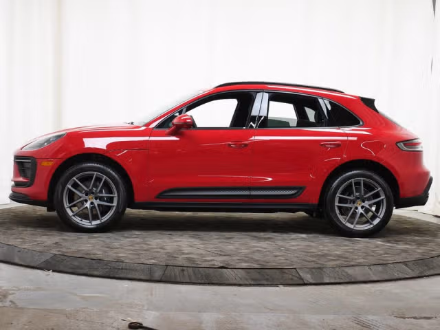 2026 Porsche Macan - Photo 10