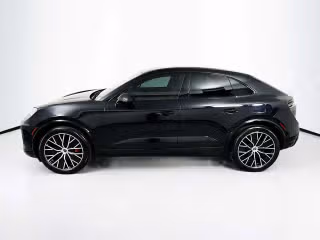 2025 Porsche Macan Turbo Electric - Photo 9