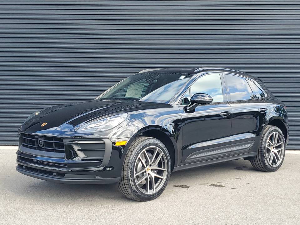 2026 Porsche Macan Base