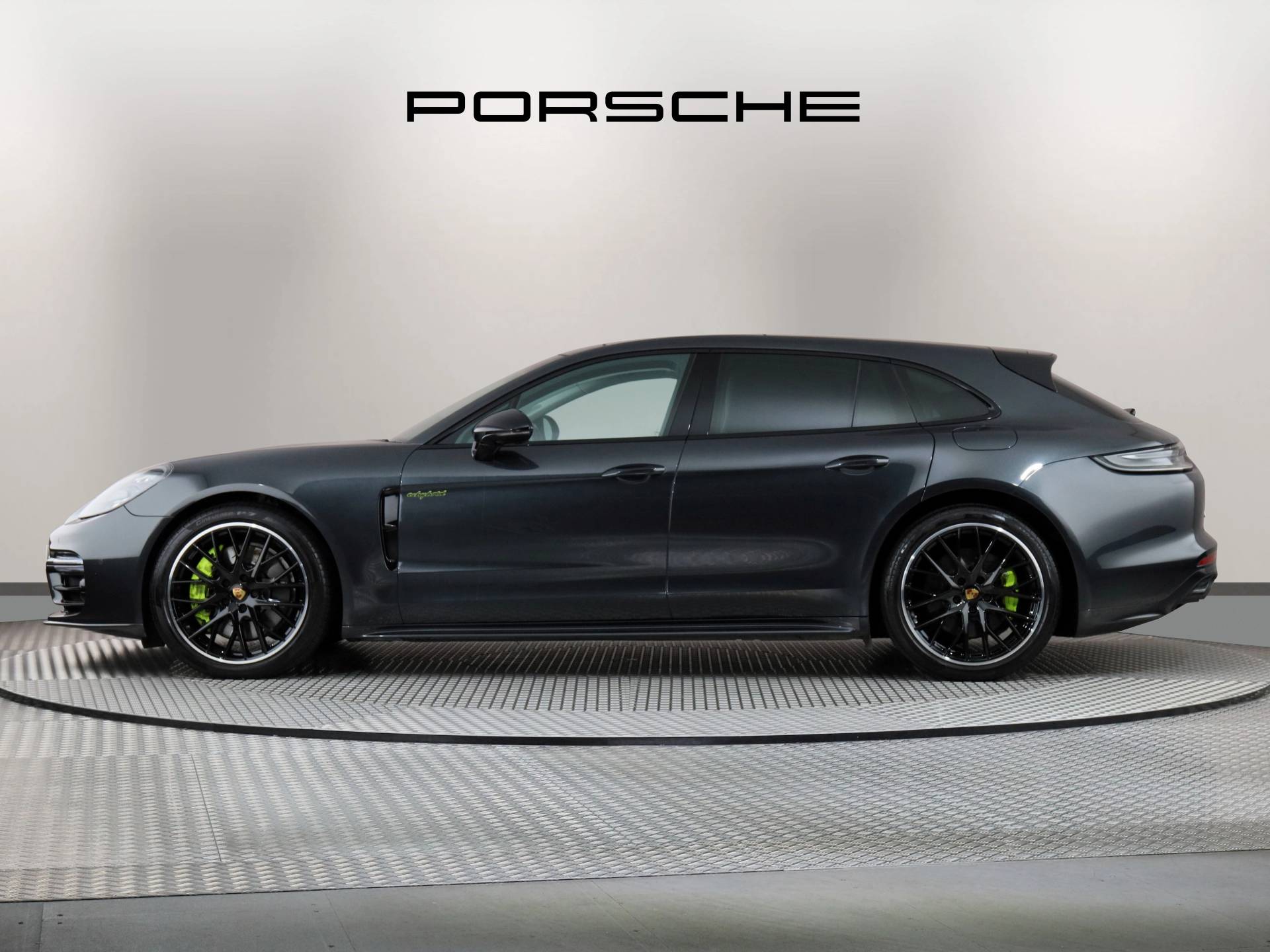 Panamera 4 E-Hybrid Sport Turismo, photo 2 of 41