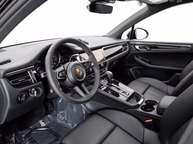 2025 Porsche Macan - Photo 26