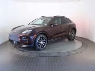 2025 Porsche Macan Macan 4 Electric's photo
