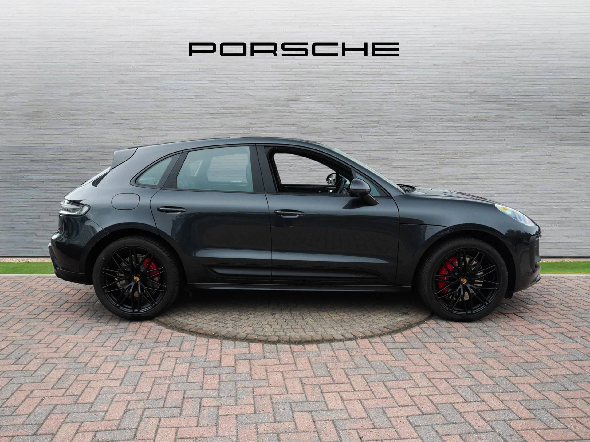 Macan GTS, photo 2 of 47
