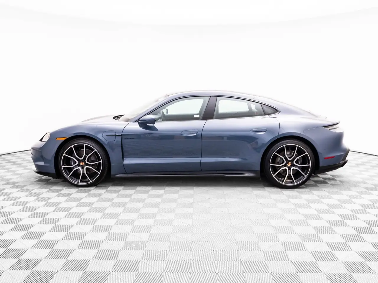 2026 Porsche Taycan Base - Photo 16