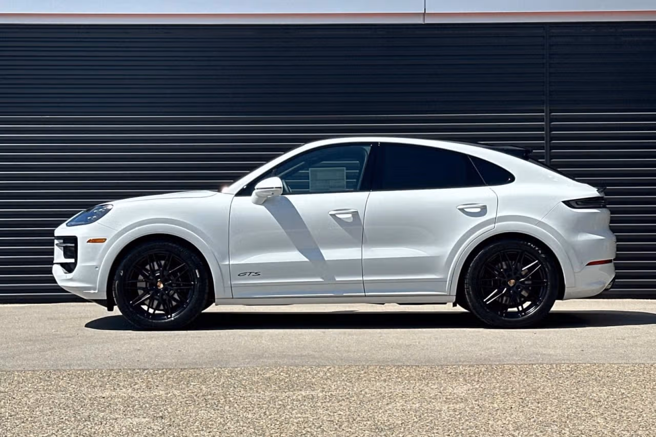 2026 Porsche Cayenne Coup GTS - Photo 12