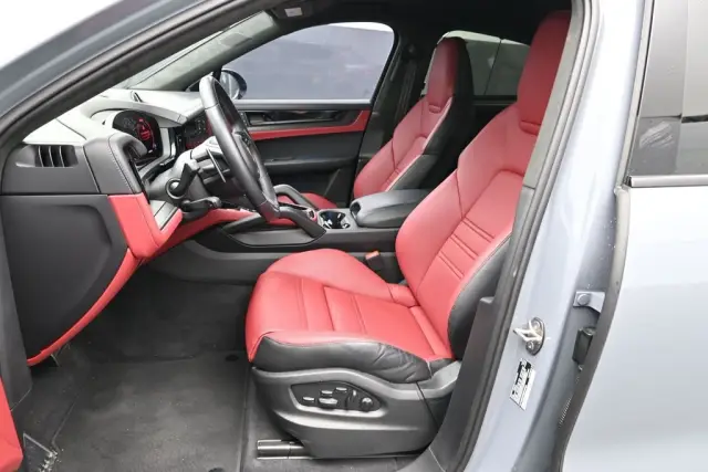 2025 Porsche Cayenne Coup GTS - Photo 38