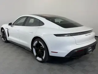 2026 Porsche Taycan GTS - Photo 21