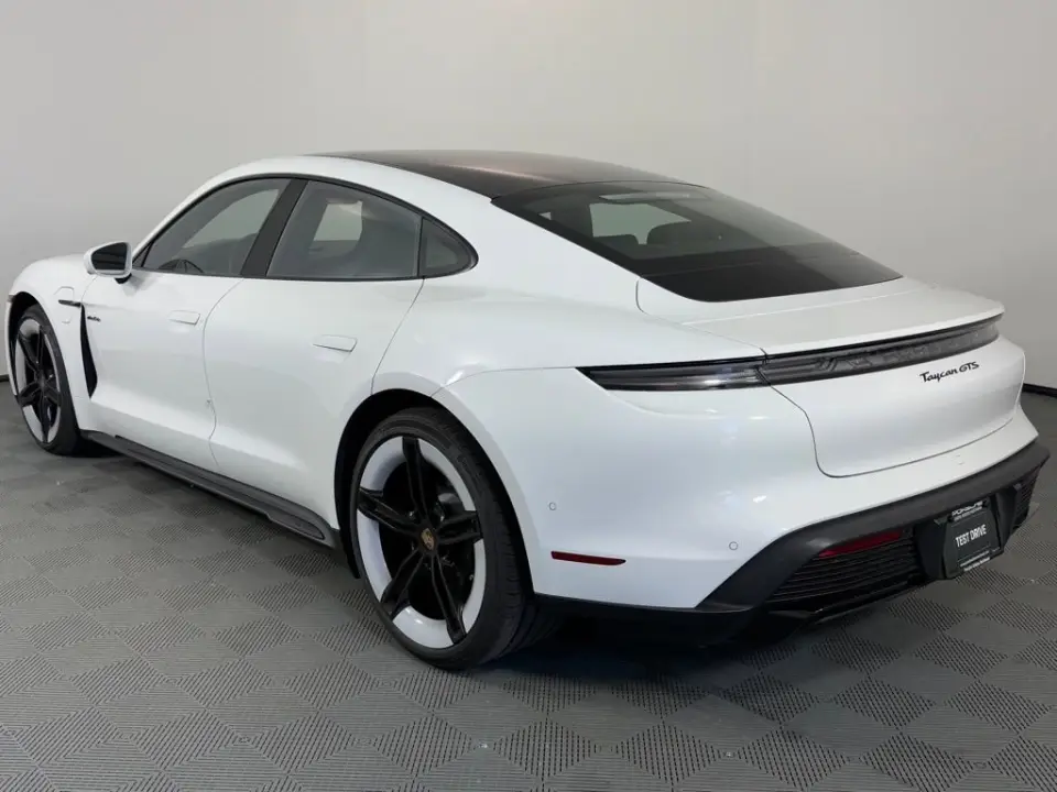 2026 Porsche Taycan GTS - Photo 23