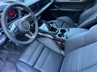 2026 Porsche Cayenne Turbo E-Hybrid - Photo 29