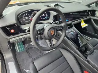 2026 Porsche Panamera 4 E-Hybrid - Photo 37