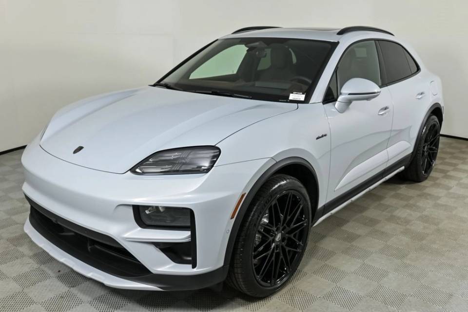 2025 Porsche Macan