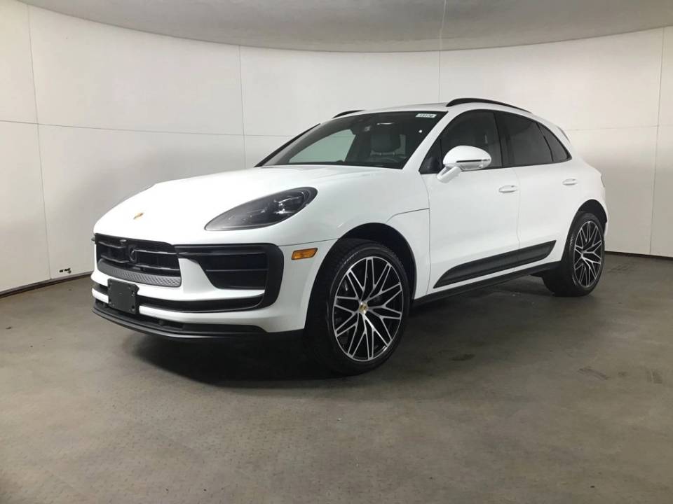 2026 Porsche Macan Base