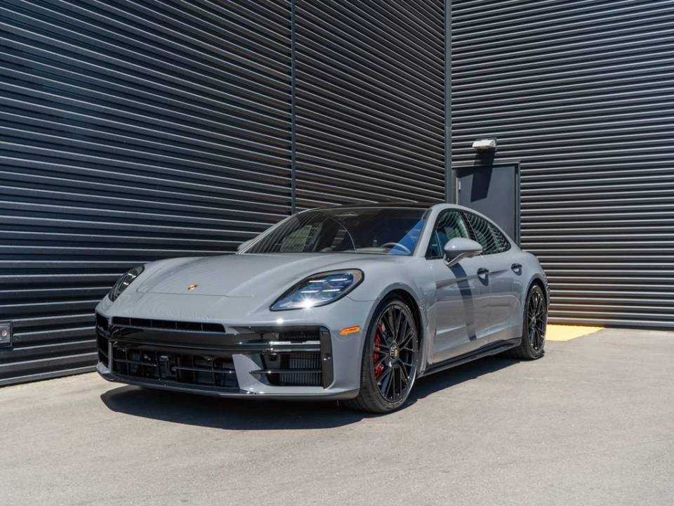 2026 Porsche Panamera
