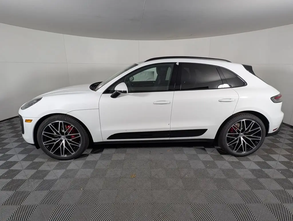 2026 Porsche Macan S - Photo 16